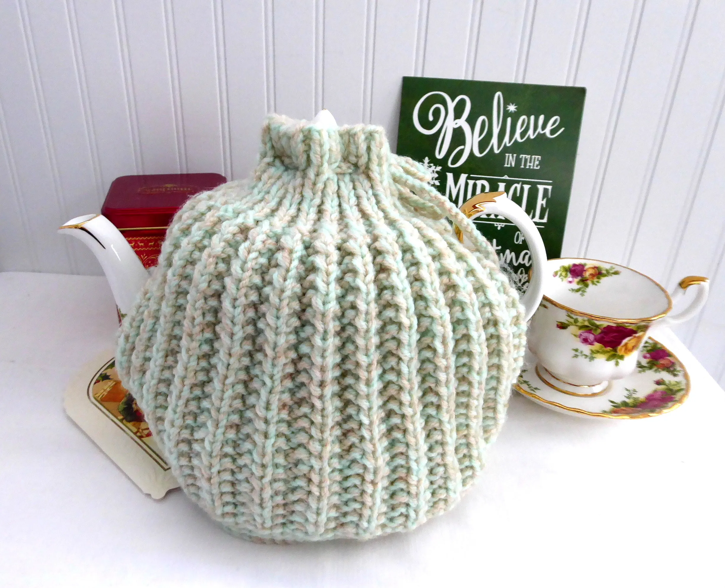 Heathered Green English Tea Cozy 1950s Retro Cream Green Tan Cosy Large Shaker Knit