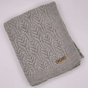 Knitted blanket grey